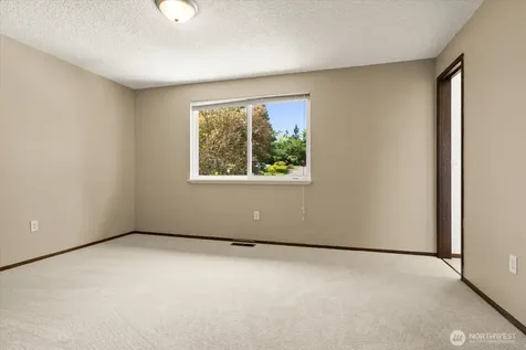 9236 NE 136th Place Kirkland WA 98034