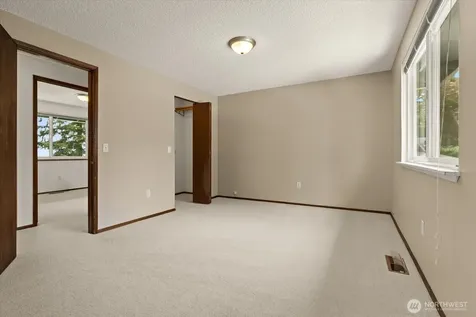 9236 NE 136th Place Kirkland WA 98034