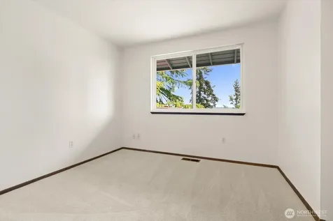 9236 NE 136th Place Kirkland WA 98034