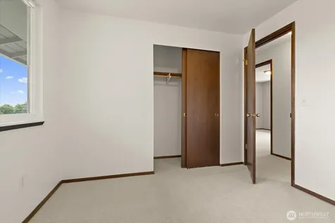 9236 NE 136th Place Kirkland WA 98034
