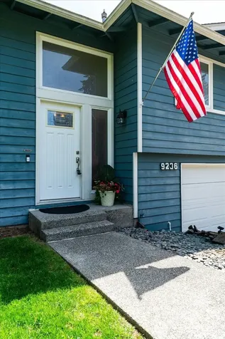 9236 NE 136th Place Kirkland WA 98034