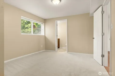 9236 NE 136th Place Kirkland WA 98034