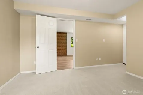 9236 NE 136th Place Kirkland WA 98034