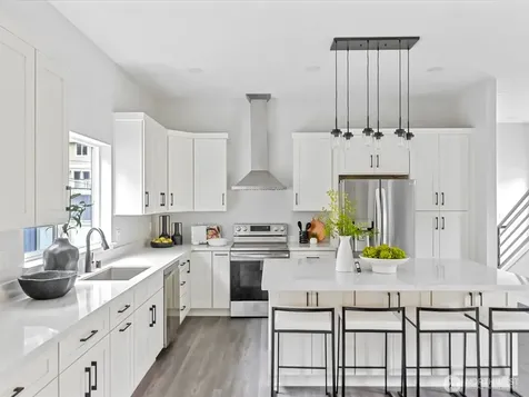 6025 47th Avenue S Seattle WA 98118