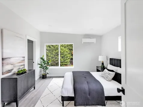 6025 47th Avenue S Seattle WA 98118