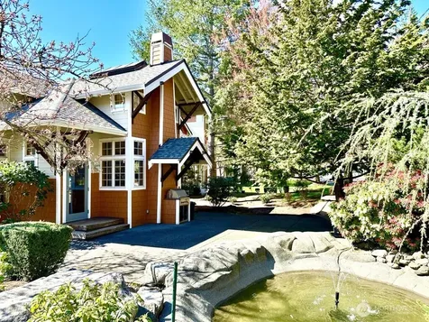 515 225th Place NE Sammamish WA 98074