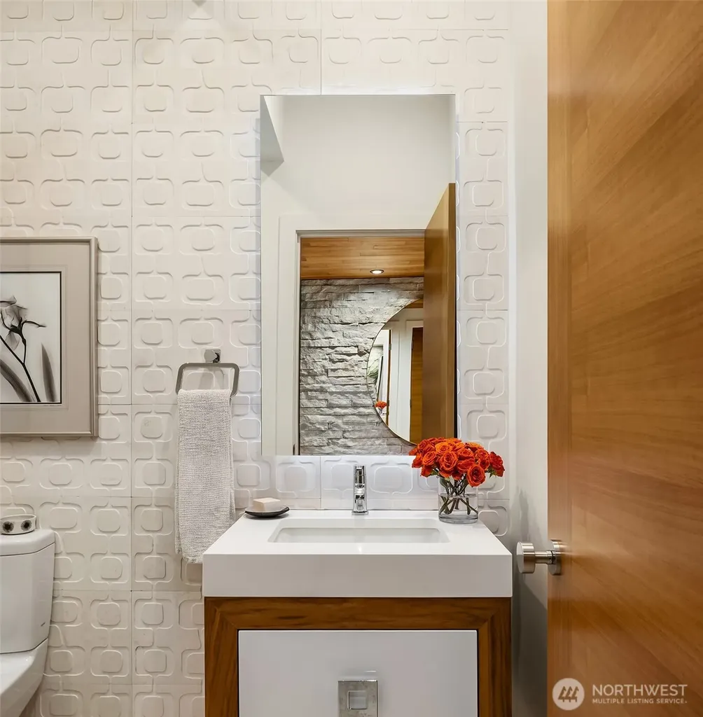 2825 Magnolia Boulevard W Seattle WA 98199