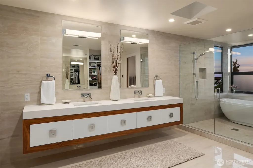 2825 Magnolia Boulevard W Seattle WA 98199