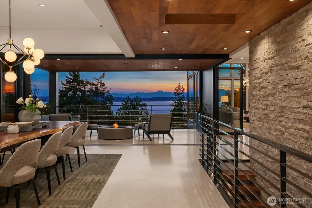 2825 Magnolia Boulevard W Seattle WA 98199