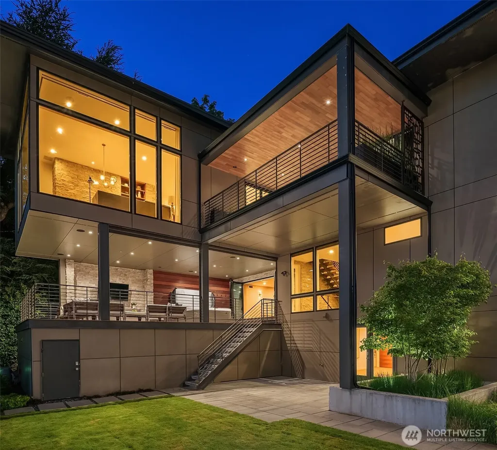 2825 Magnolia Boulevard W Seattle WA 98199