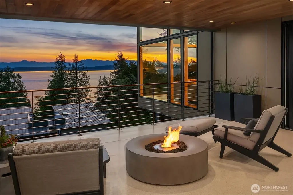 2825 Magnolia Boulevard W Seattle WA 98199