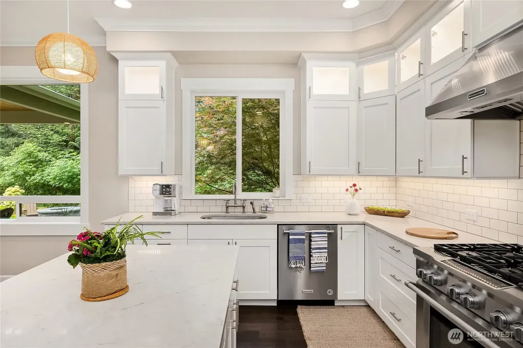 6903 NE New Brooklyn Road Bainbridge Island WA 98110