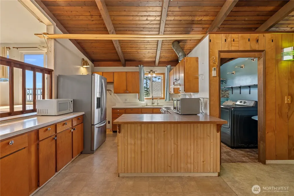 941 Diane Avenue Oak Harbor WA 98277