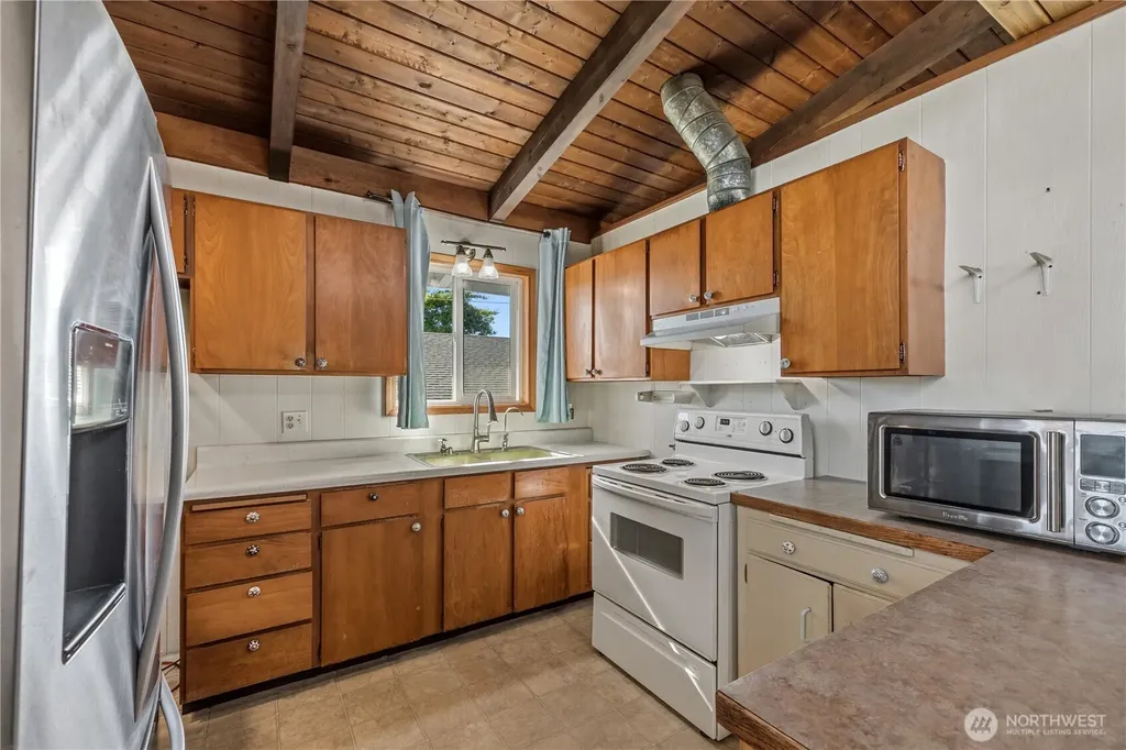 941 Diane Avenue Oak Harbor WA 98277