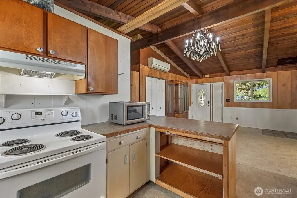 941 Diane Avenue Oak Harbor WA 98277