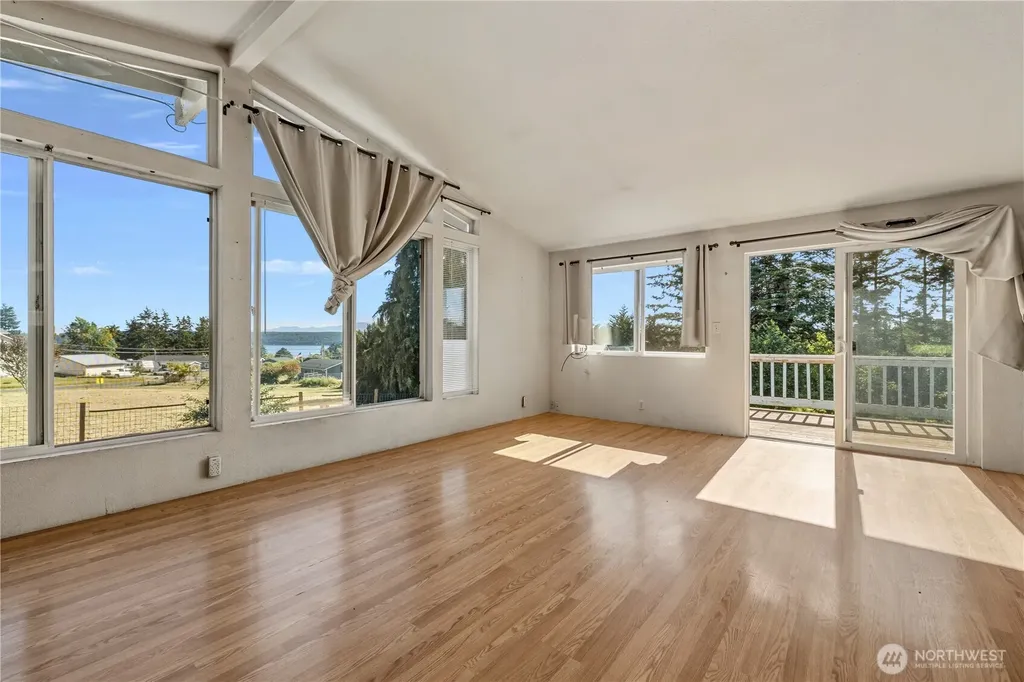 941 Diane Avenue Oak Harbor WA 98277