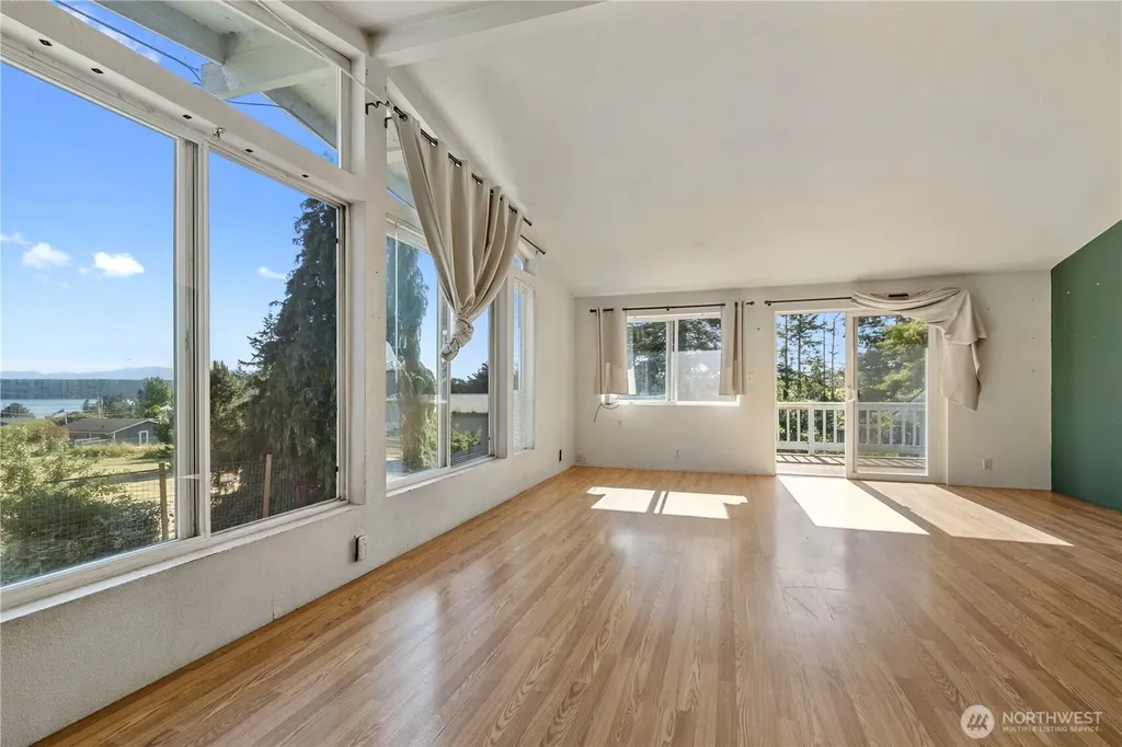 941 Diane Avenue Oak Harbor WA 98277