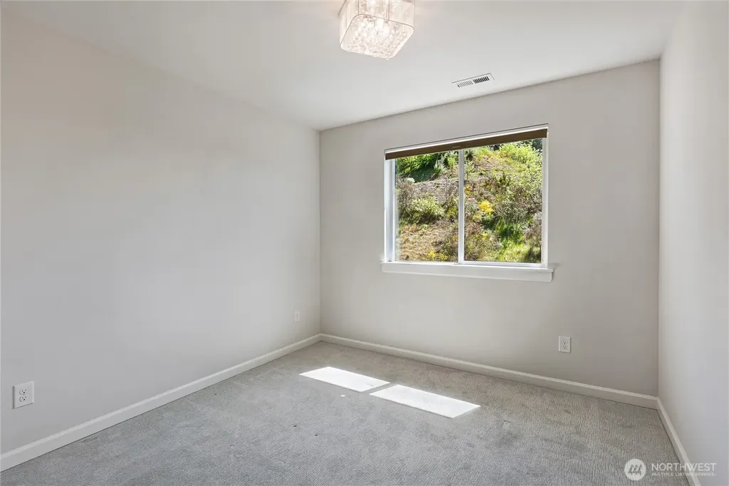 8396 28th Street Ct East Edgewood WA 98371