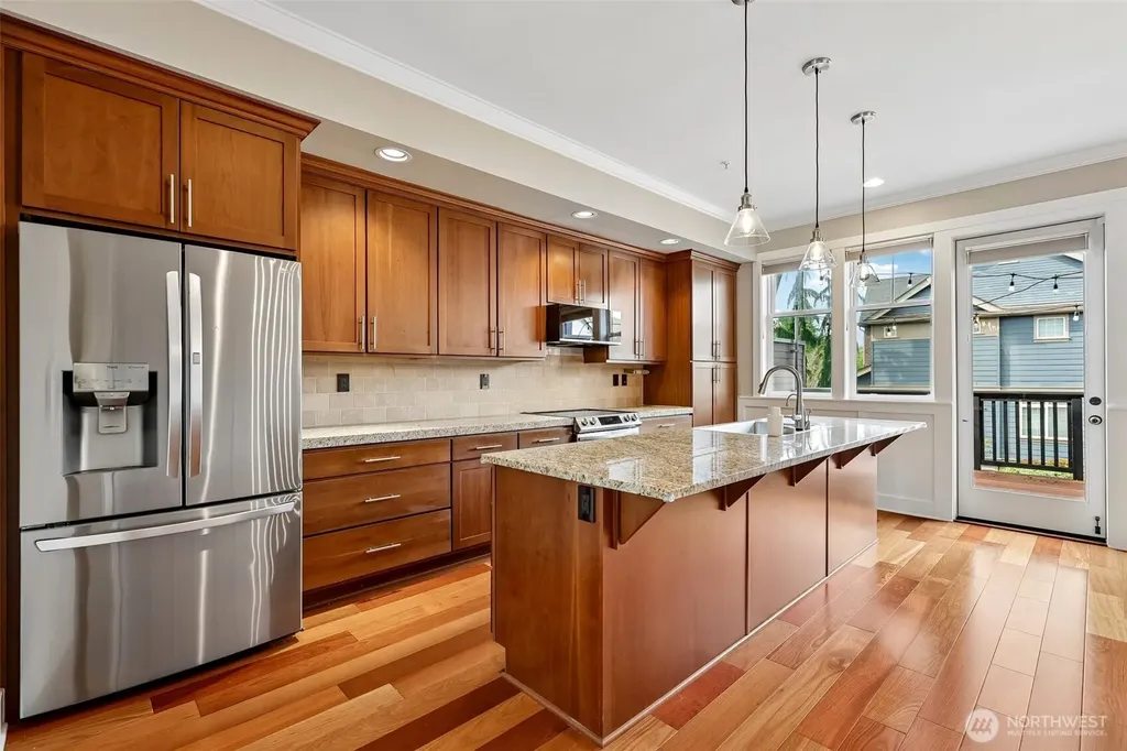 1078 NE High Street Issaquah WA 98029