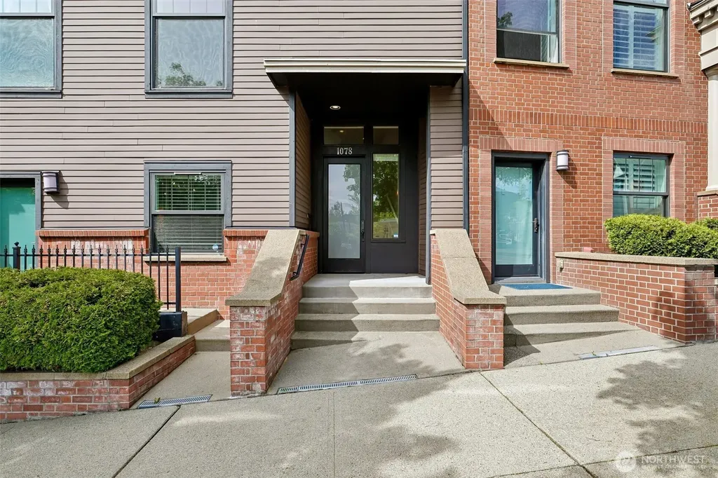 1078 NE High Street Issaquah WA 98029