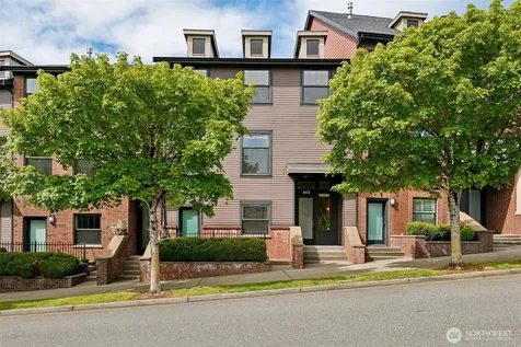 1078 NE High Street Issaquah WA 98029