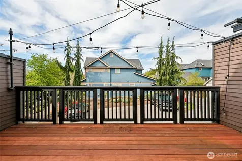 1078 NE High Street Issaquah WA 98029