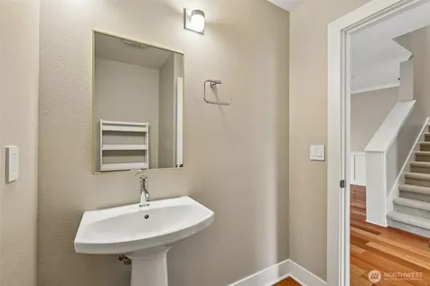 1078 NE High Street Issaquah WA 98029
