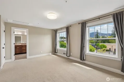 1078 NE High Street Issaquah WA 98029