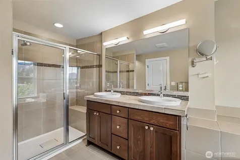 1078 NE High Street Issaquah WA 98029