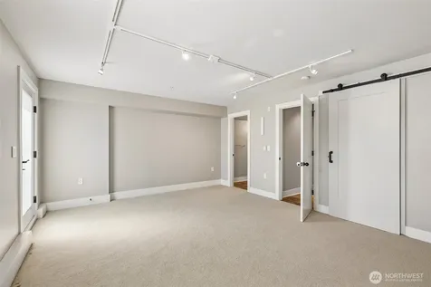 1078 NE High Street Issaquah WA 98029