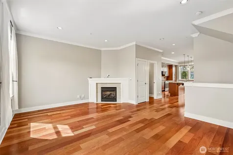 1078 NE High Street Issaquah WA 98029