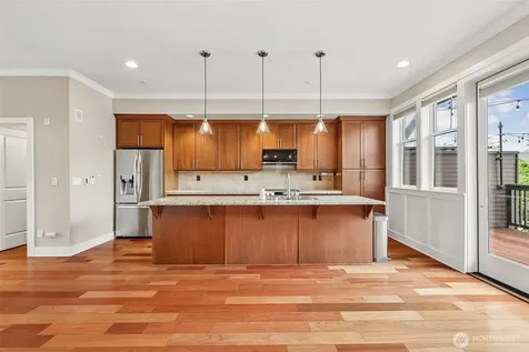 1078 NE High Street Issaquah WA 98029