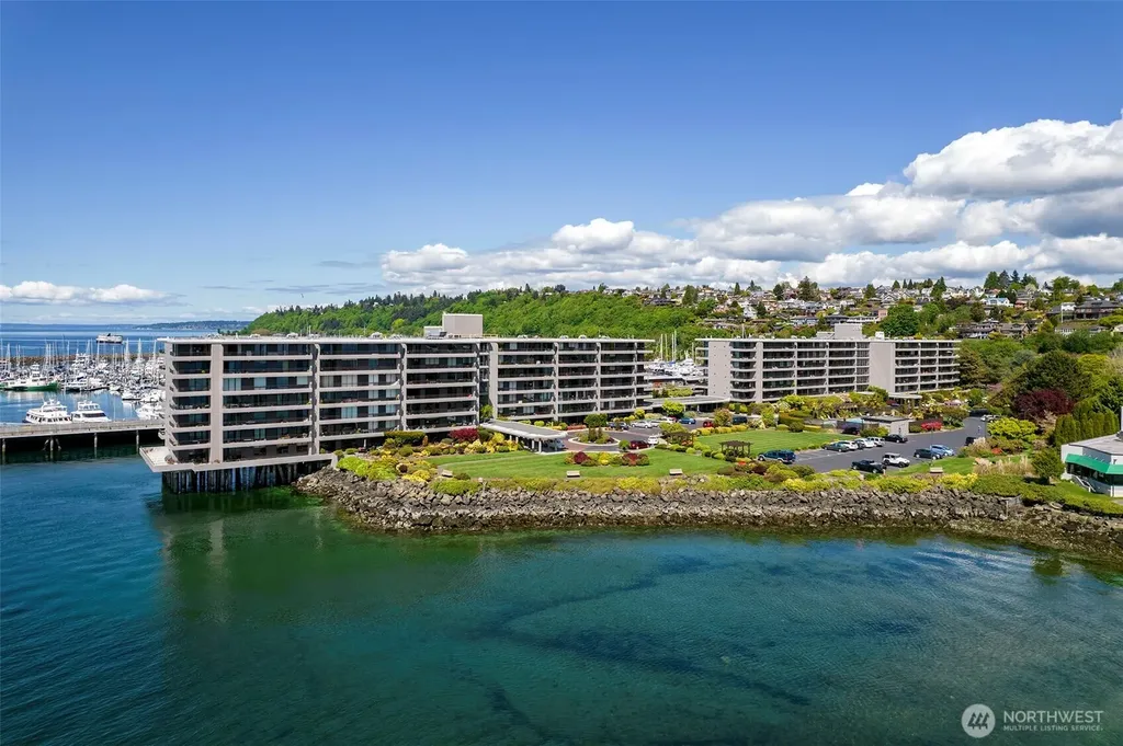 6535 Seaview Avenue NW Seattle WA 98117