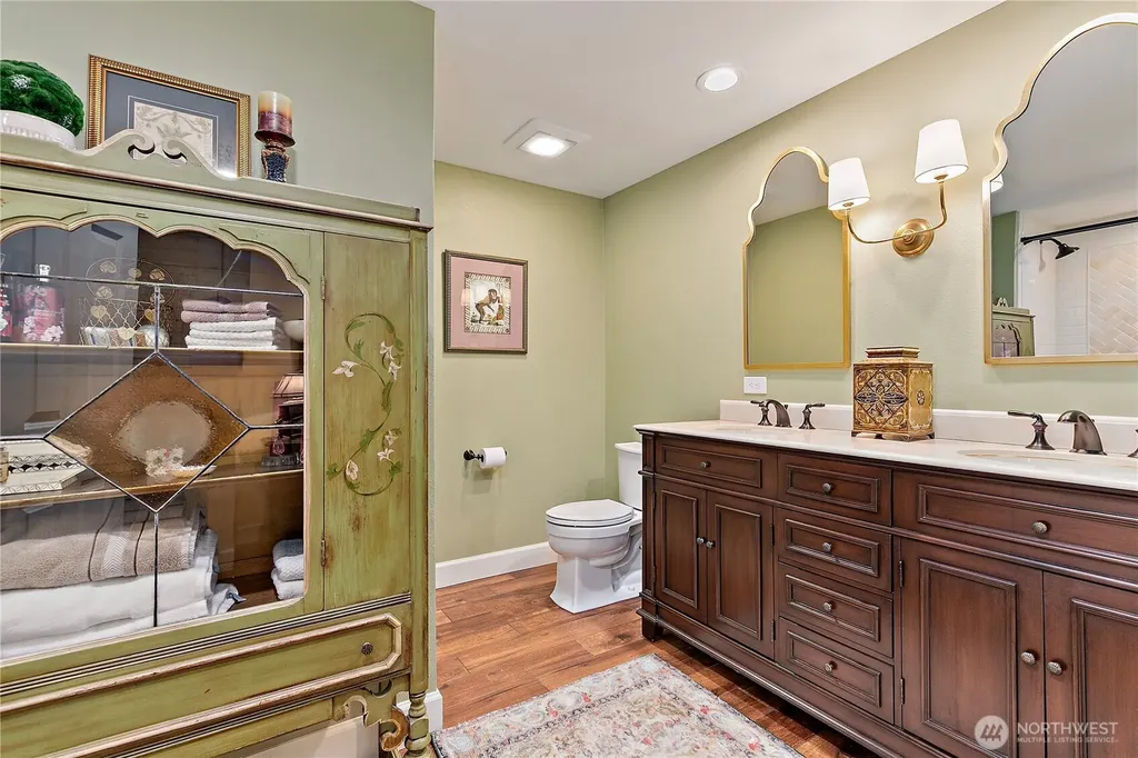 6771 81st Avenue SE Mercer Island WA 98040