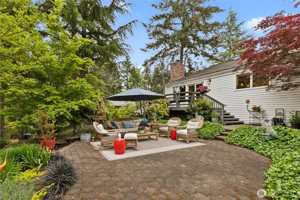 6771 81st Avenue SE Mercer Island WA 98040