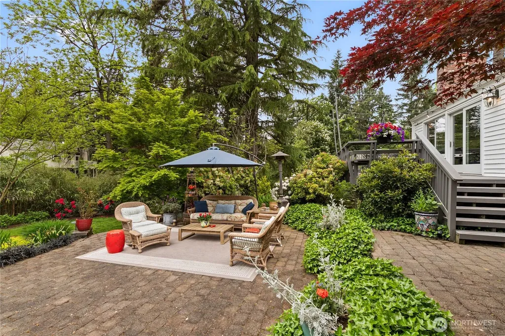 6771 81st Avenue SE Mercer Island WA 98040