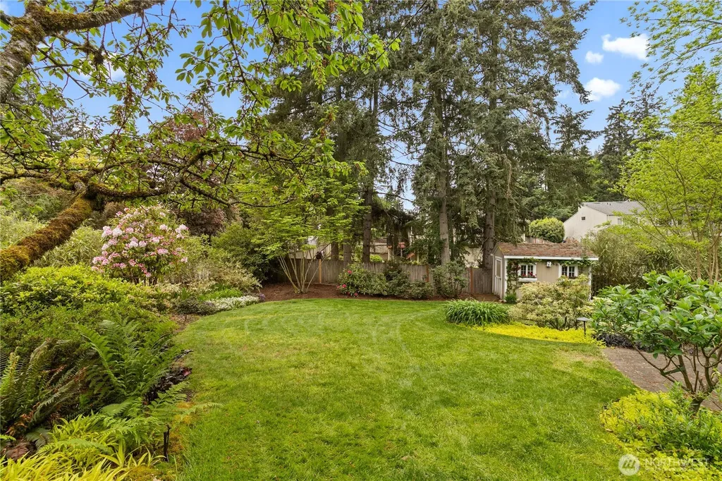 6771 81st Avenue SE Mercer Island WA 98040