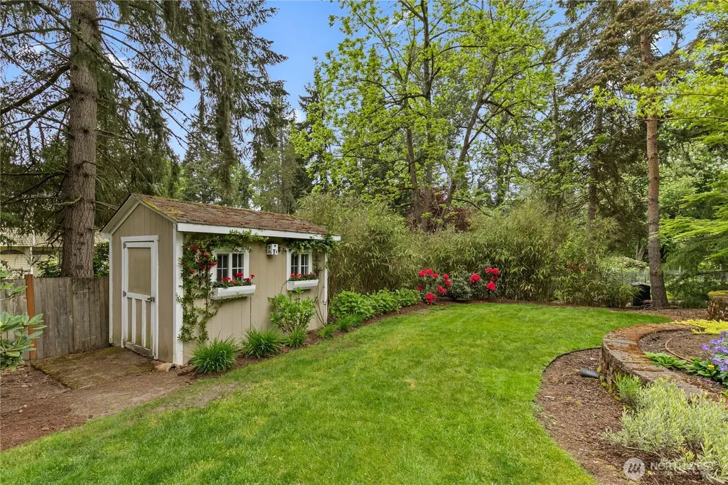 6771 81st Avenue SE Mercer Island WA 98040