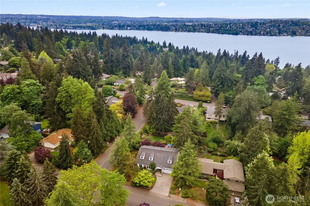 6771 81st Avenue SE Mercer Island WA 98040