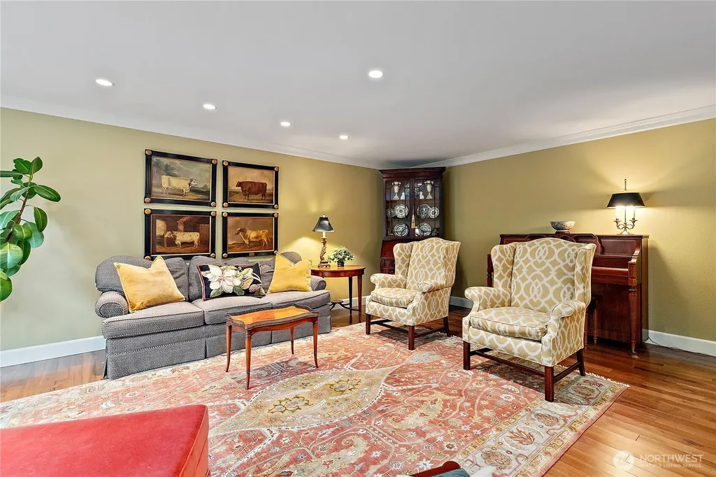 6771 81st Avenue SE Mercer Island WA 98040