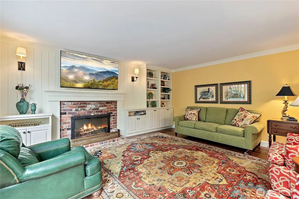 6771 81st Avenue SE Mercer Island WA 98040