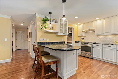 6771 81st Avenue SE Mercer Island WA 98040