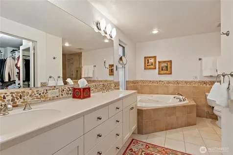 6771 81st Avenue SE Mercer Island WA 98040