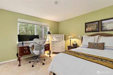 6771 81st Avenue SE Mercer Island WA 98040