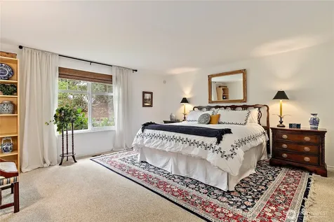 6771 81st Avenue SE Mercer Island WA 98040