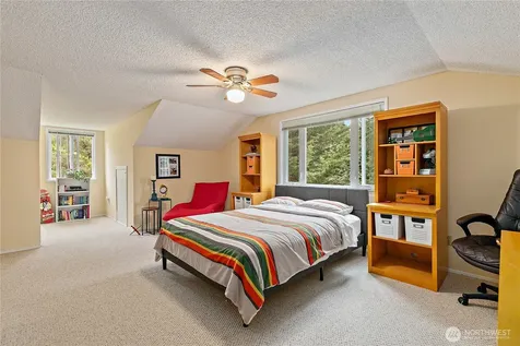 6771 81st Avenue SE Mercer Island WA 98040