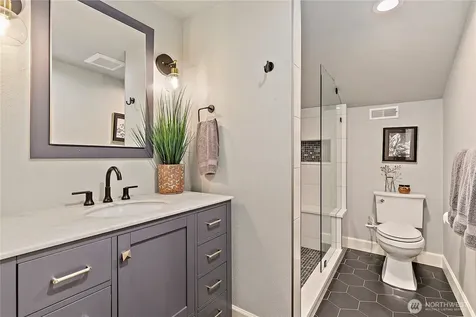 6771 81st Avenue SE Mercer Island WA 98040