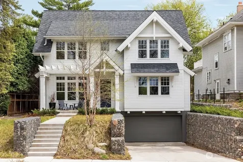 9859 Redmond Woodinville Road NE Redmond WA 98052