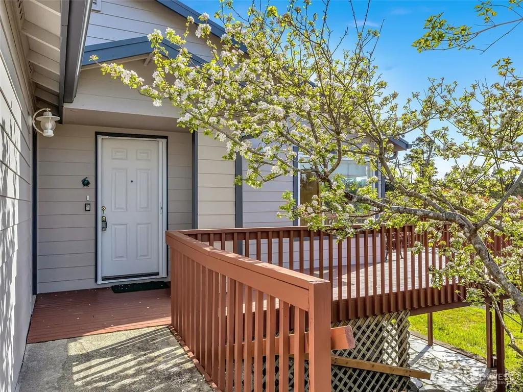 1008 300th Place Ocean Park WA 98640
