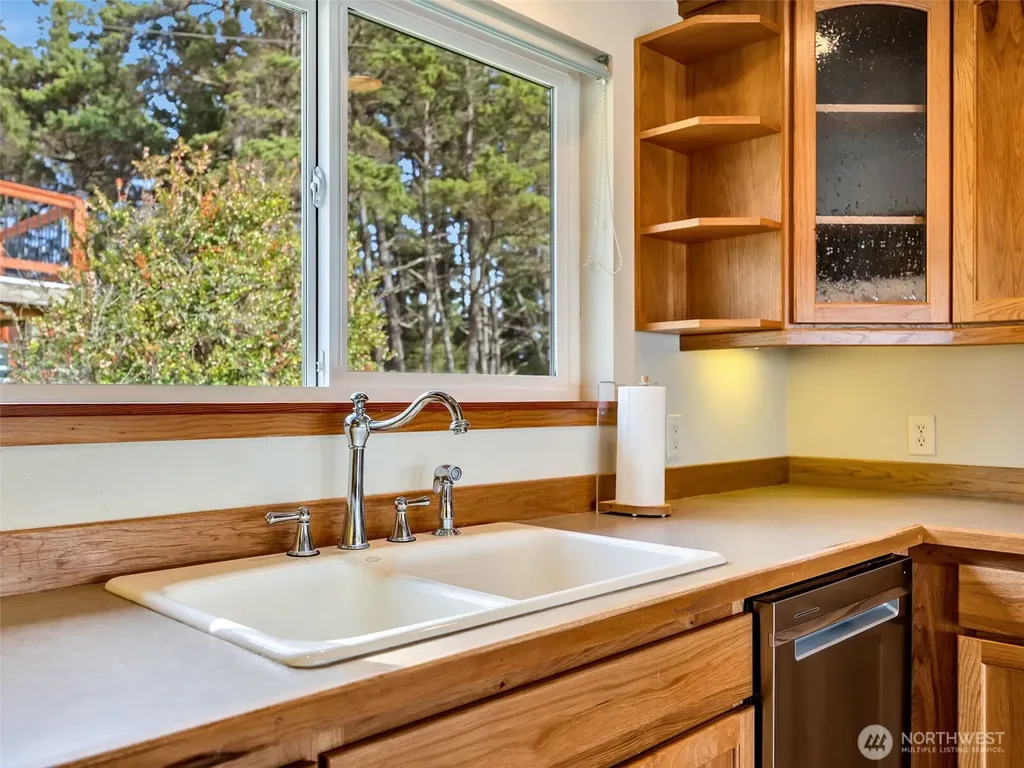 1008 300th Place Ocean Park WA 98640